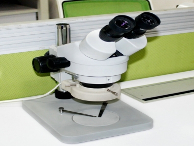 高級電子顯微鏡